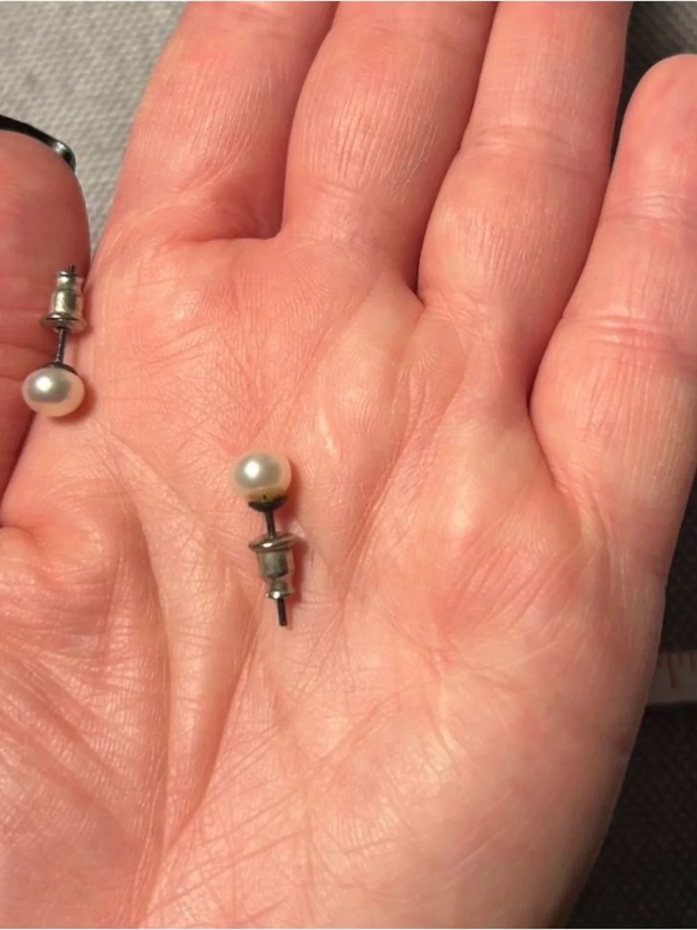 Pearl post dainty tiny fashion earrings for pierced ears